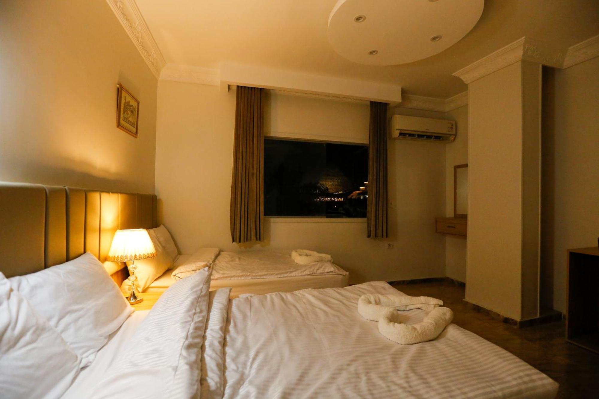 Pyramids Express View Hotel Kafret el-Gabal Exterior foto